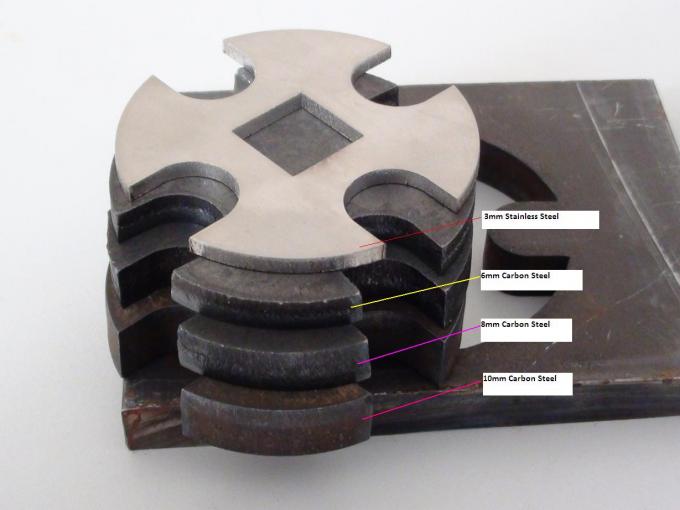 Equipo del corte del laser del CNC del acero de carbono de la CA de 4 alambres, pequeña cortadora del laser